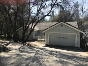 Building Photo - 12760 Golden Trout Way