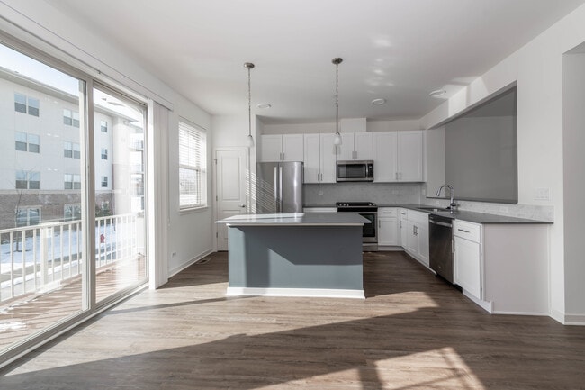 Building Photo - 21599 W Field Ct