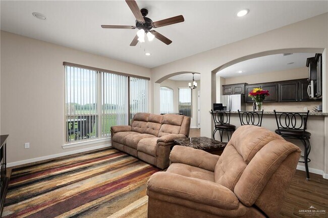 Foto del edificio - 5113 Lost Creek Ln