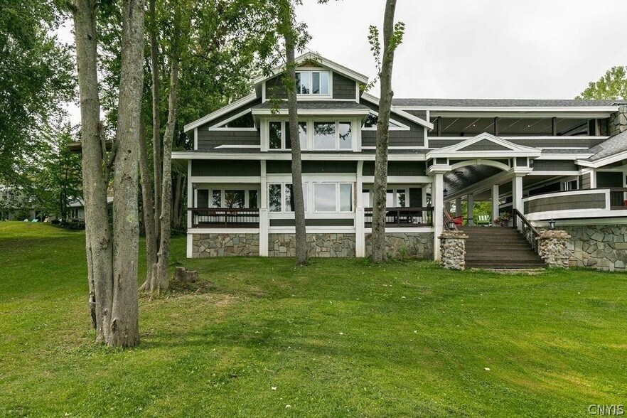 Primary Photo - 2964 E Lake Rd