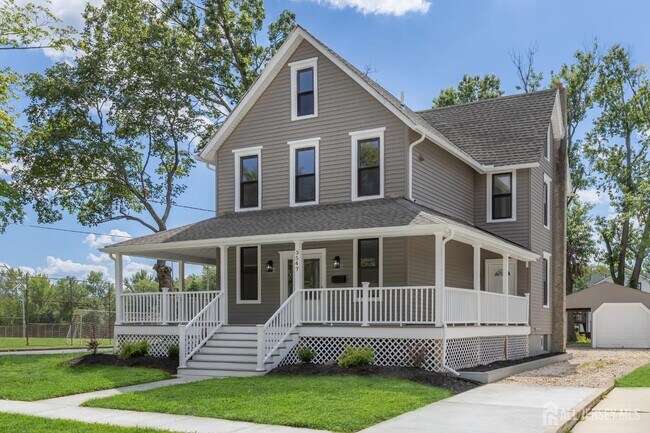 Building Photo - 3547 Finlaw Ave