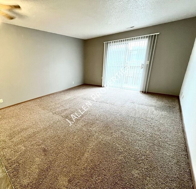 Building Photo - Spacious, Affordable 1 Bed