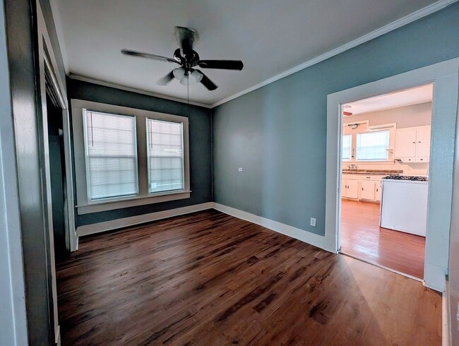Building Photo - Available Early July - Cute Home on Texas Side