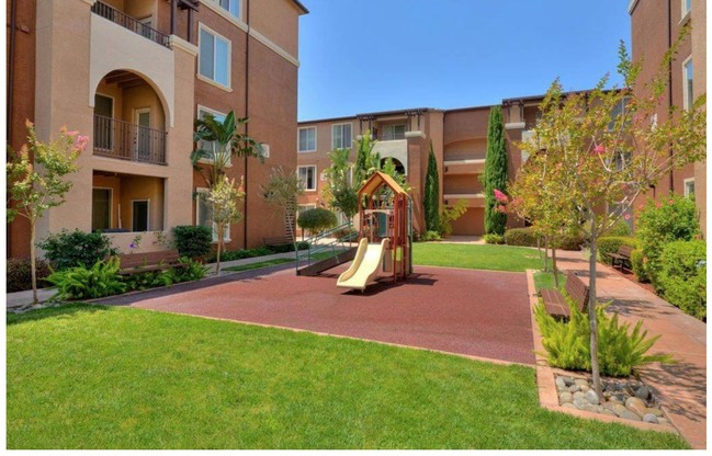 Foto del edificio - 801 Winchester Blvd