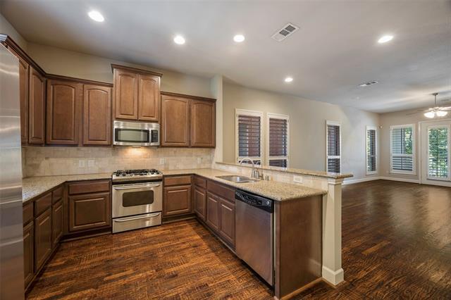 Building Photo - 2222 Marilla St