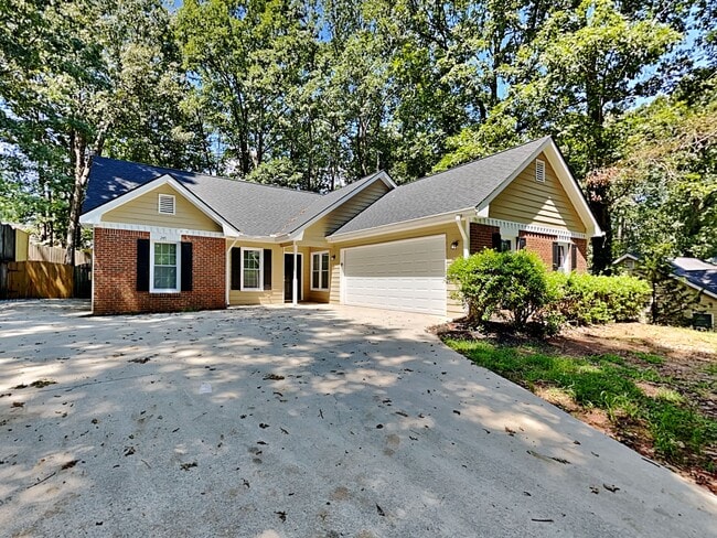 Building Photo - 245 Princeton Way