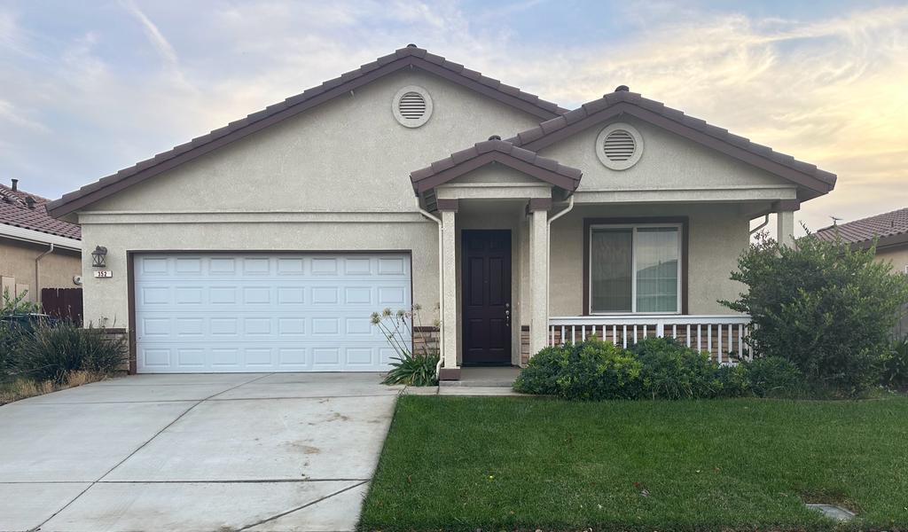 Foto principal - Absolutely Lovely New 4 Bedroom Home