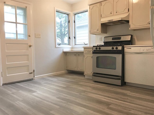 Building Photo - 26 W 12TH St