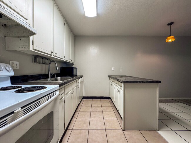 Foto del edificio - 1405 E 40th St