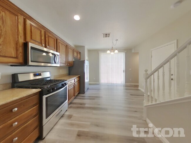 Building Photo - 1686 Tristan Flower Ave