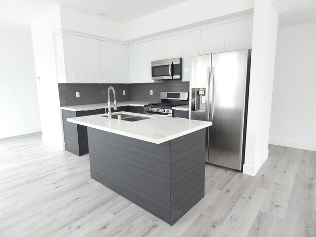Building Photo - 5728 Fair Ave