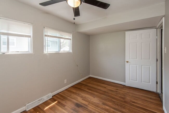 Foto del edificio - 104 Glen Garry Rd