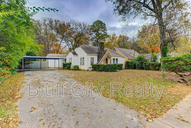 Foto del edificio - 716 Loeb St