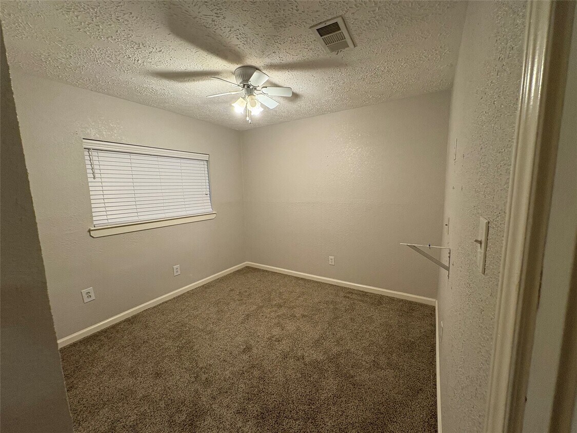 Building Photo - 1307 Silver Morning Dr