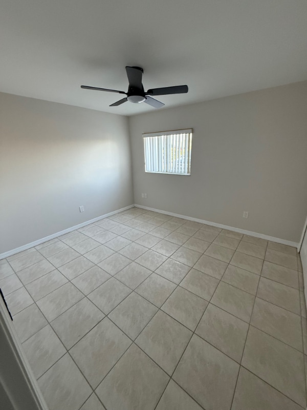 Foto del edificio - 1025 SE 12th St