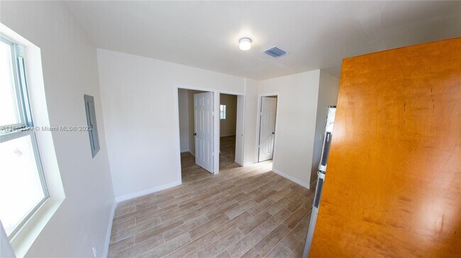 Foto del edificio - 2940 NW 88th St