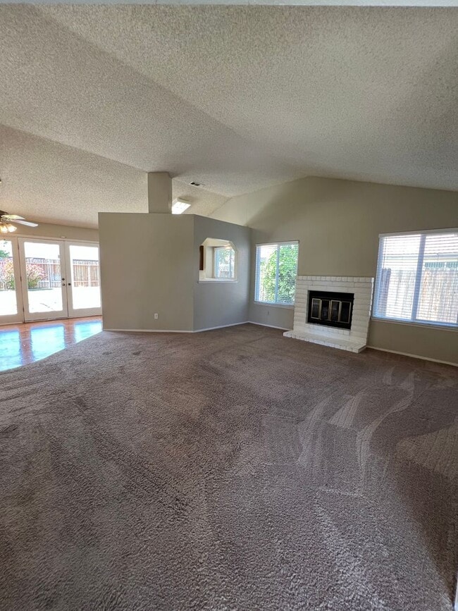 Building Photo - 4717 Tobin Rd