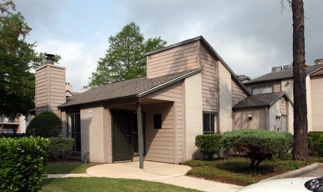 Building Photo - North Bend Living