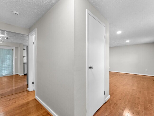 Foto del edificio - 3513 Castlebury Dr