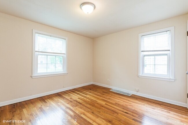 Building Photo - 3D and Video Tour Attached! Fantastic and ...