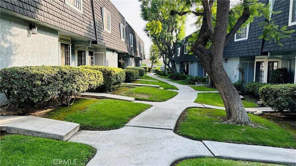 Primary Photo - 2600 Huntington Dr