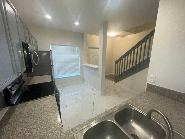 Foto del edificio - 5129 Palmbrooke Cir
