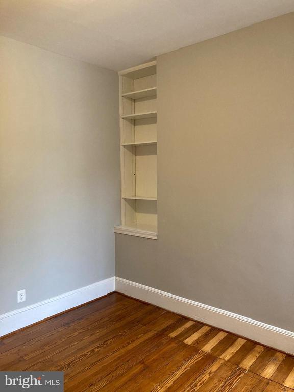 Building Photo - 1338 Wisconsin Ave NW