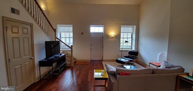 Building Photo - 1 Academy Cir