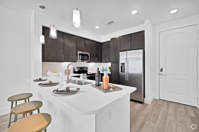 2 habitaciones, 1 baño - 972 pies cuadrados - Richard - Cocina - Ely at the Ballpark