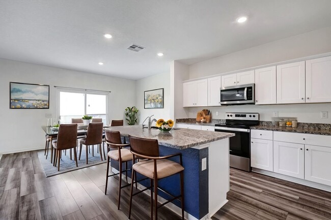 Foto del edificio - ***MOVE-IN SPECIAL: TWO WEEKS FREE***Spacious Two-Story Retreat on a Cul-de-Sac with Bonus Room