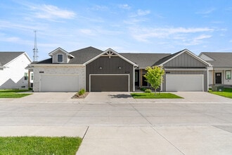 Building Photo - 1024 NW Bethel Ln