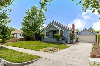 Building Photo - 385 Eaton Dr