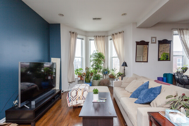 Foto del edificio - 2209 W Race Ave