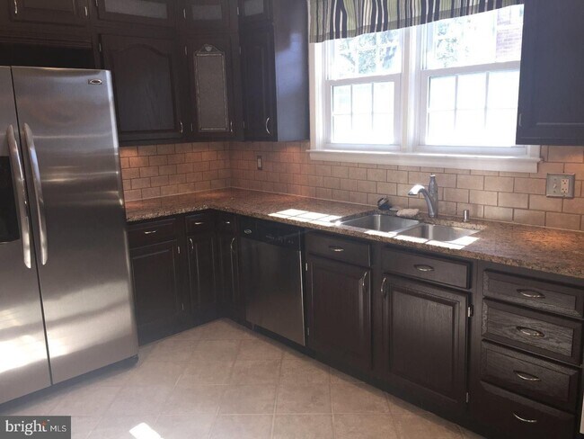 Foto del edificio - Fairfax - North Wilmington - 4 bedroom ava...