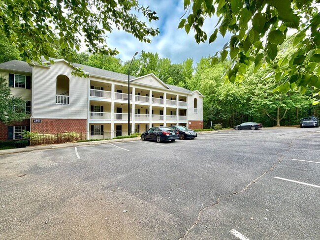 Building Photo - 3BR / 2BA Condo in Southwest Raleigh