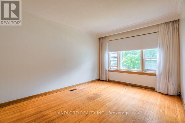 Building Photo - 85 Greenlaw Ave