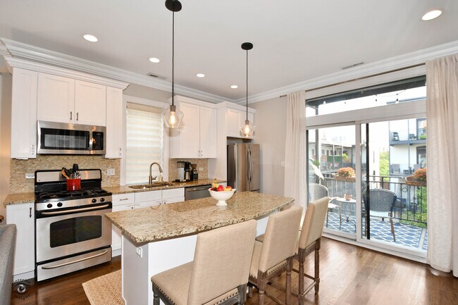 Kitchen - 211 W Saint Paul Ave