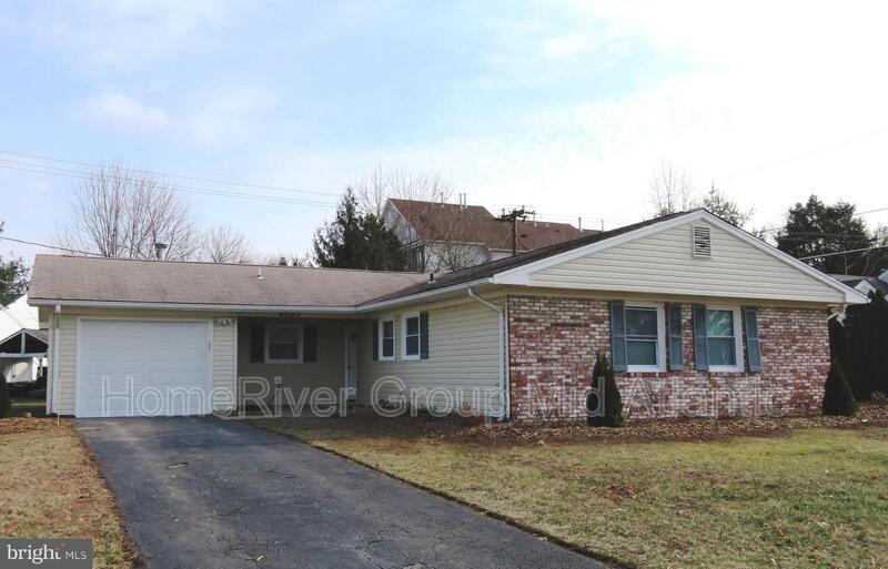 Foto principal - 4005 Middle Ridge Dr