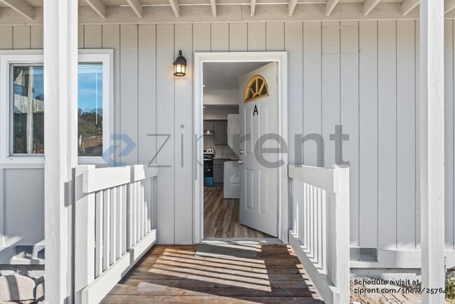 Building Photo - Unit A