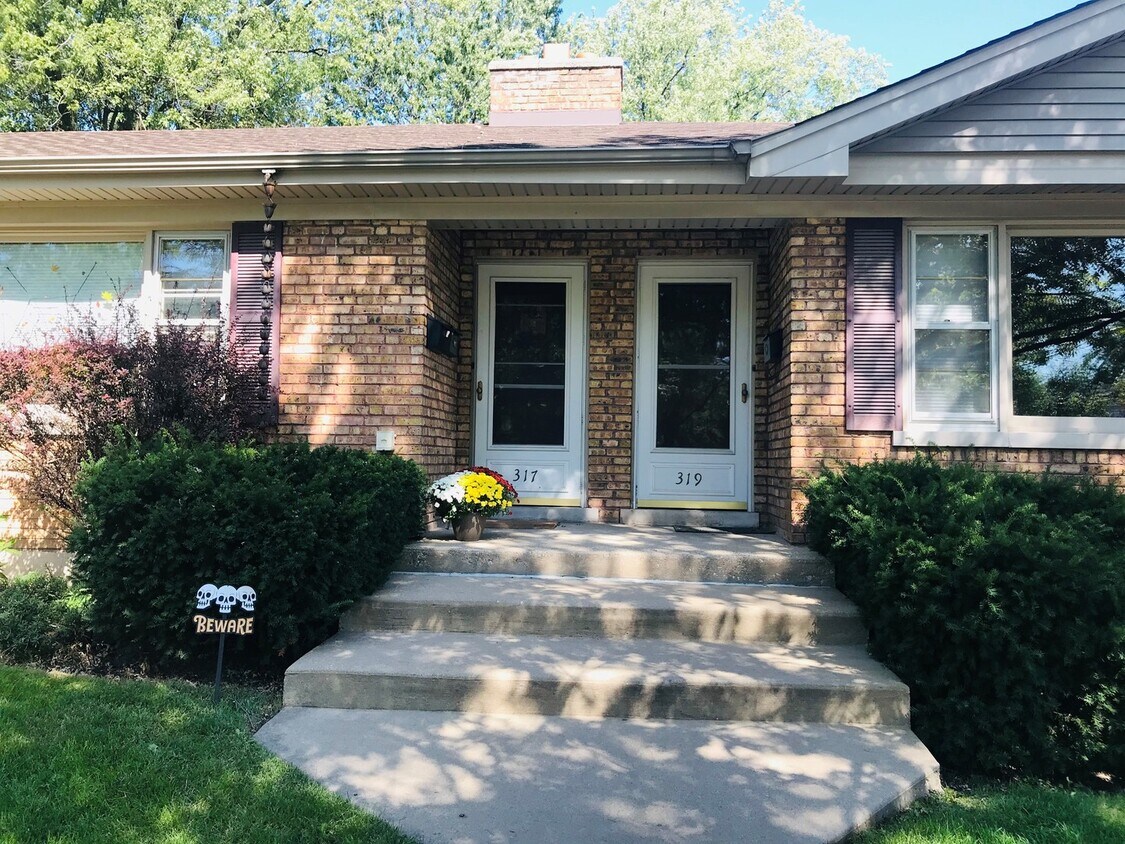 Primary Photo - 319 E Elm Ave