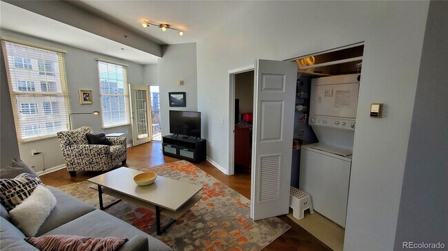 Foto del edificio - 475 W 12th Ave