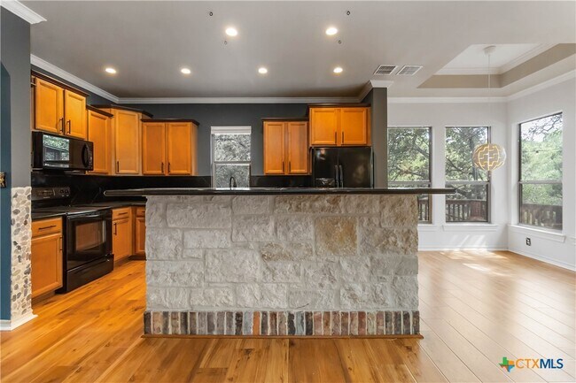 Foto del edificio - 1454 Rose Ln