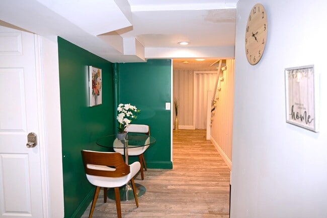 Foto del edificio - 1544 Oakridge Rd