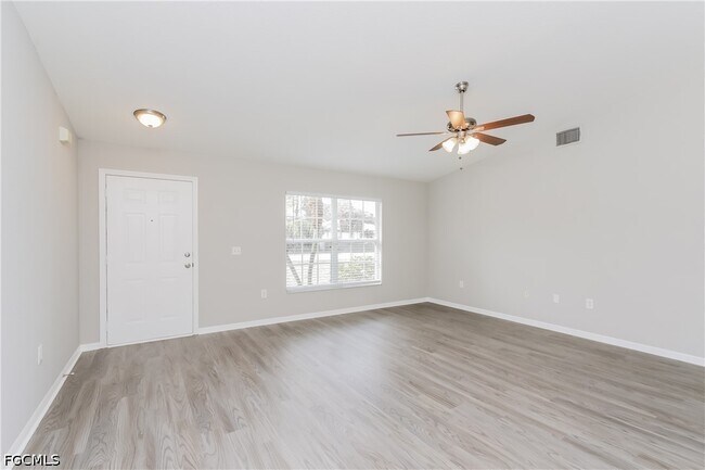 Foto del edificio - 1762 S Chamberlain Blvd