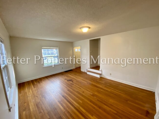 Building Photo - 1101 MacArthur Cir
