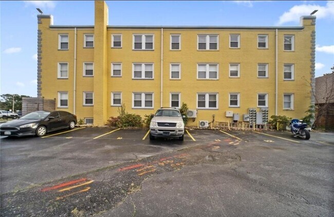Foto del edificio - 9641 Norfolk Ave