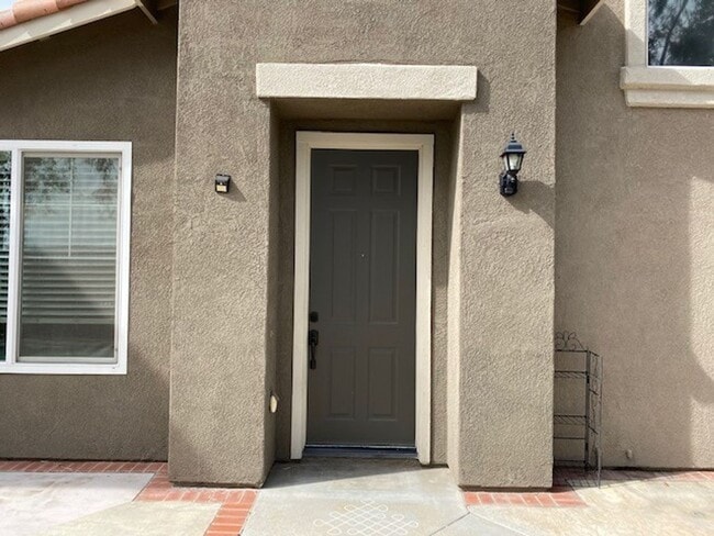 Foto del edificio - ** Coming Soon ** Gated Alturas Home with ...