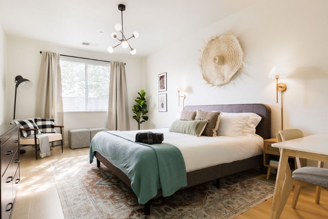 Foto del edificio - 1715 East Autumn Sage Avenue