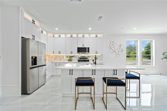 Foto del edificio - 6230 Dewitt St