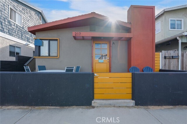 Primary Photo - 217 E Balboa Blvd